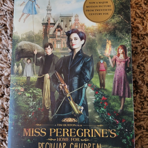 Miss Peregrine's Home For Peculiar Children & Hollow City book bundle - Picture 2 of 7